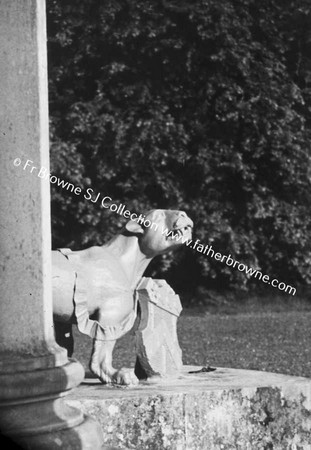 EMO COURT STATUES